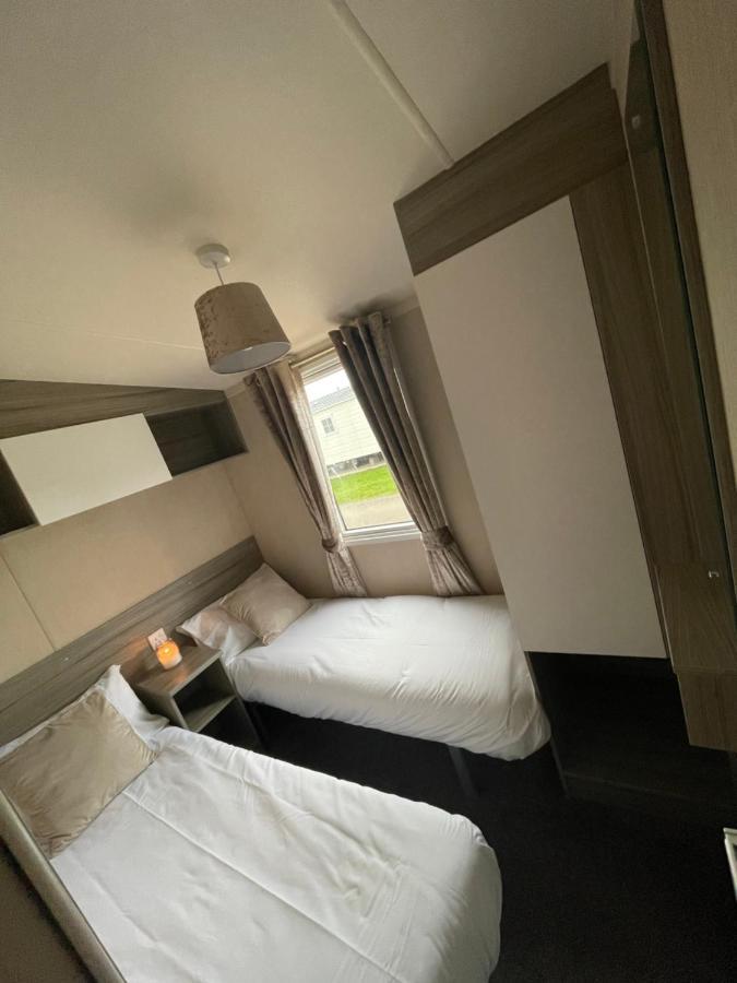 Delightful 6 Berth Holiday Home With Decking Area Chichester Exterior photo