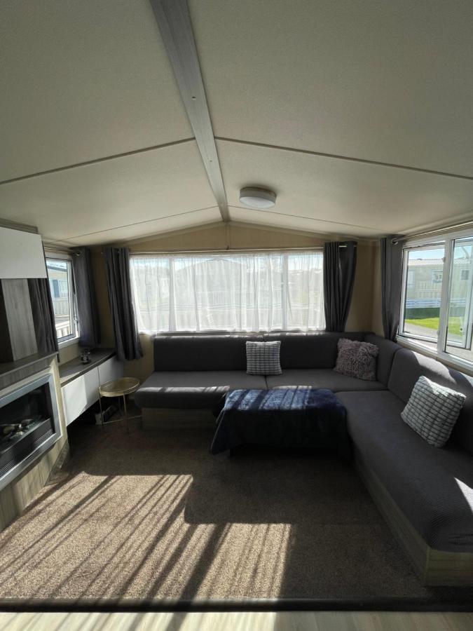 Delightful 6 Berth Holiday Home With Decking Area Chichester Exterior photo